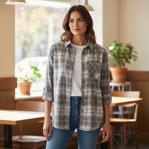 Banana Republic Grey and White Women’s Soft Wash  Flannel Shirt
